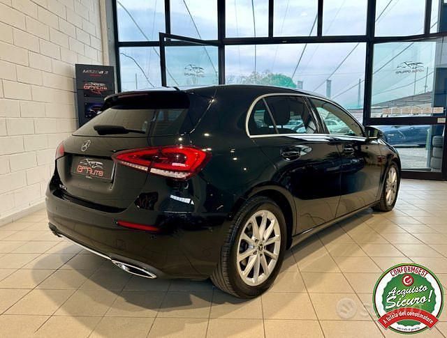 Usata Mercedes A180 116 CV (85 kW) 2019 Nero Berlina