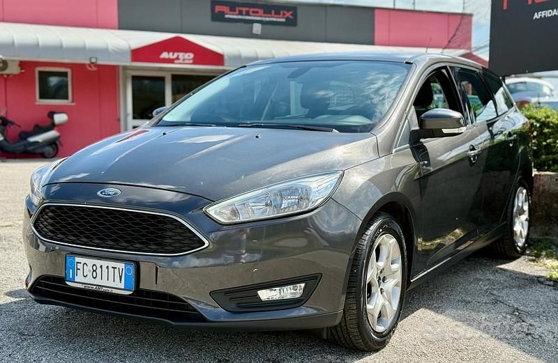 Usata Ford Focus 100 CV (73 kW) 2016 Verde Station wagon