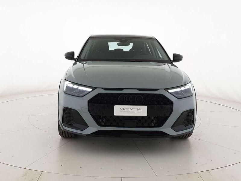 Nuova Audi A1 116 CV (85 kW) 2026 Grigio freccia perla nero mito Berlina