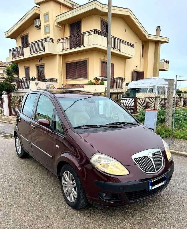 Usata Lancia Musa 77 CV (56 kW) 2007 Monovolume