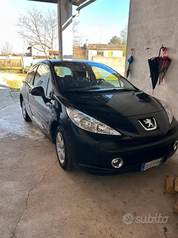 Usata Peugeot 207 88 CV (64 kW) 2006 Nero Berlina