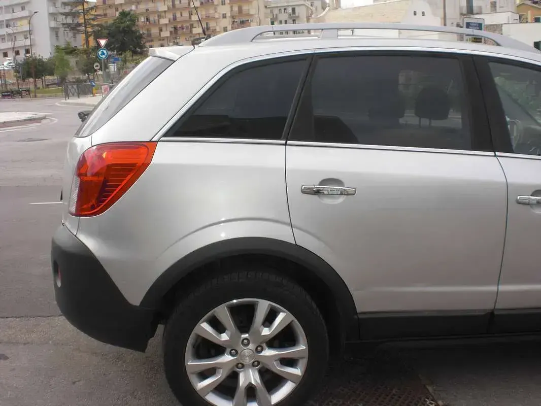 Usata Opel Antara Cosmo 163 CV (119 kW) 2012 Grigio SUV