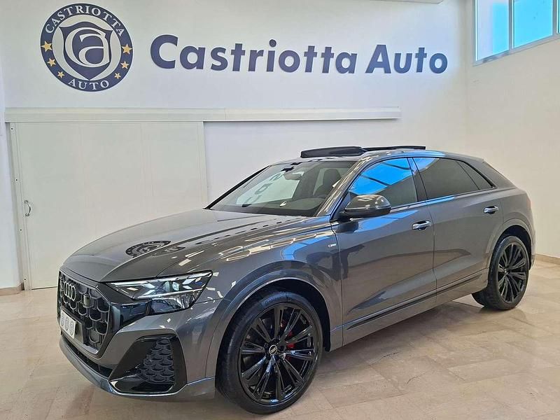 Nuova Audi Q8 S-Line 286 CV (210 kW) 2025 Grigio daytona perla SUV