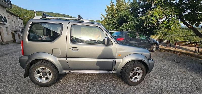 Usata Suzuki Jimny 2006 Grigio SUV