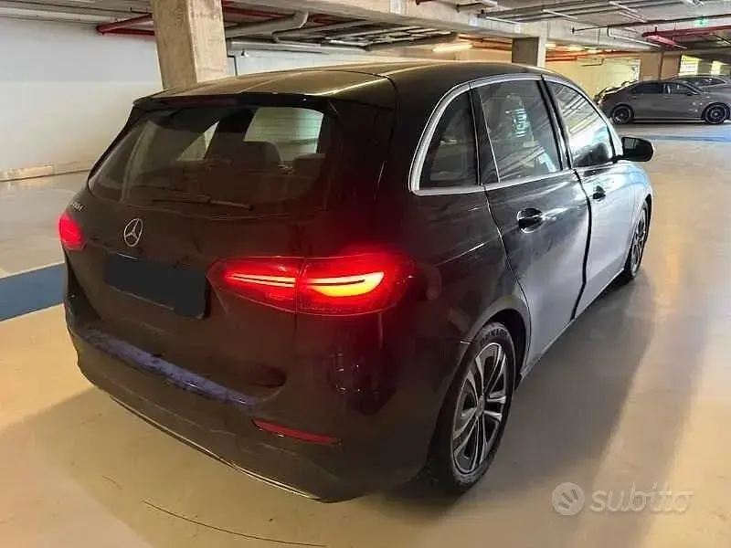 Usata Mercedes B180 Progressive 116 CV (85 kW) 2023 Nero Utilitaria