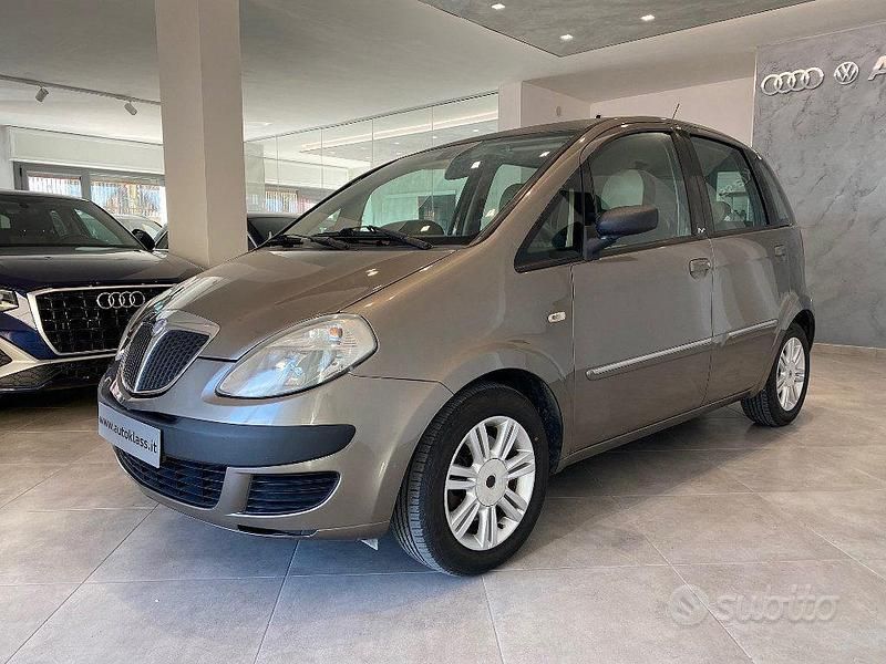 Usata Lancia Musa 101 CV (74 kW) 2006 Antracite Monovolume
