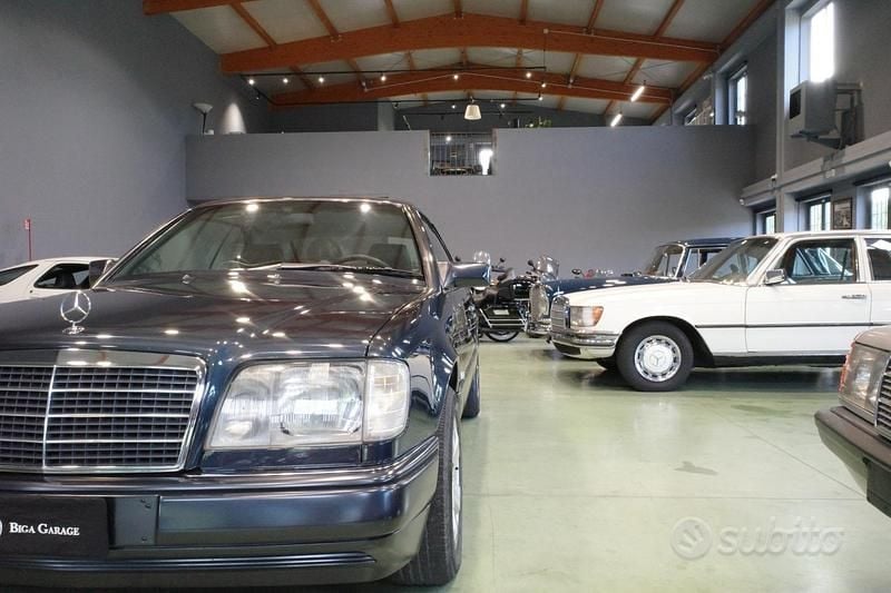 Usata Mercedes E200 136 CV (100 kW) 1996 Blu Cabrio