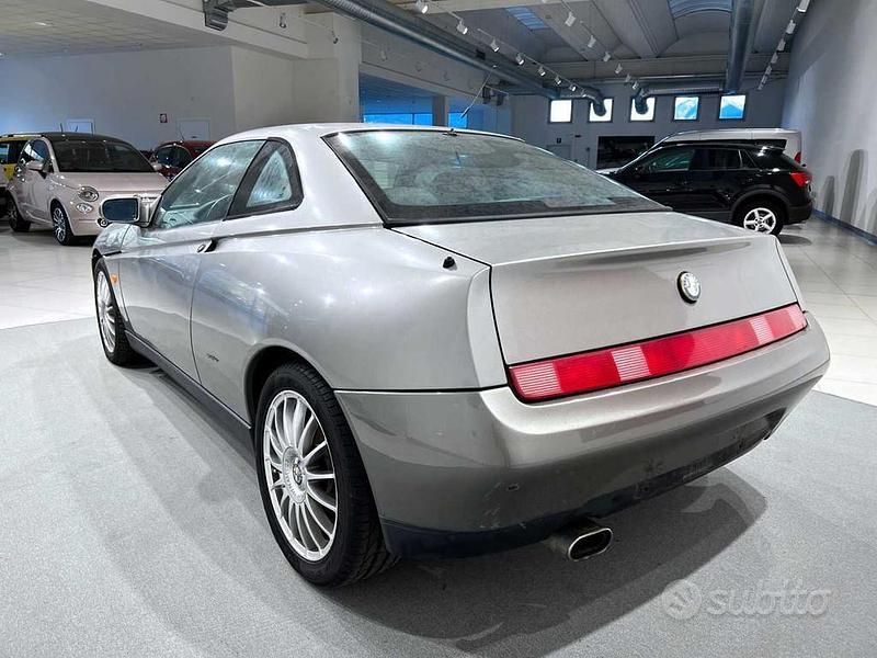 Usata Alfa Romeo GTV 220 CV (161 kW) 1997 Grigio Coupé