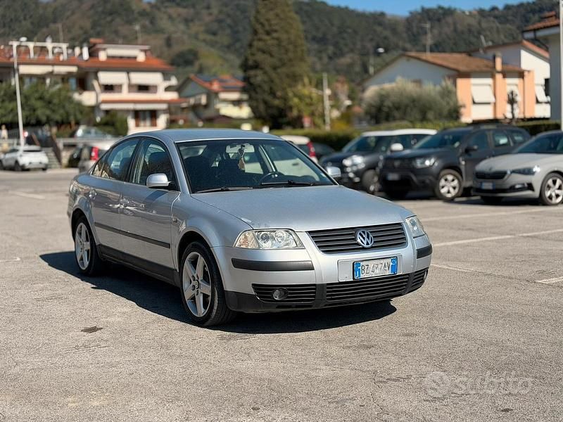 Usata VW Passat 130 CV (95 kW) 2002 Grigio Berlina