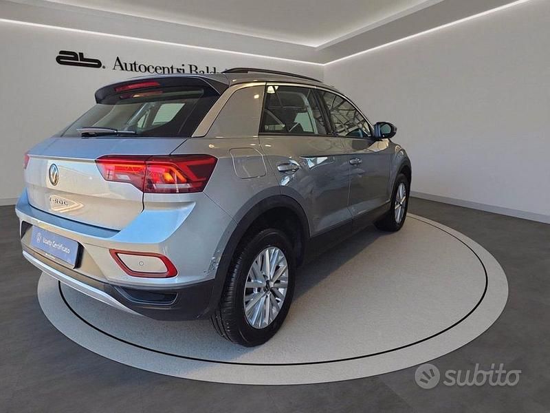 Usata VW T-Roc Life 110 CV (80 kW) 2023 Grigio SUV