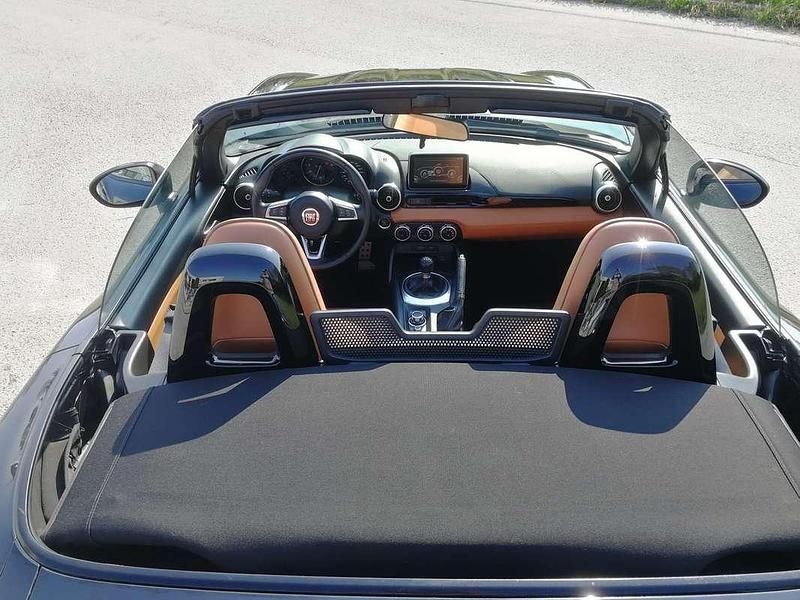 Usata Fiat 124 Spider Lusso 140 CV (102 kW) 2018 Nero Cabrio