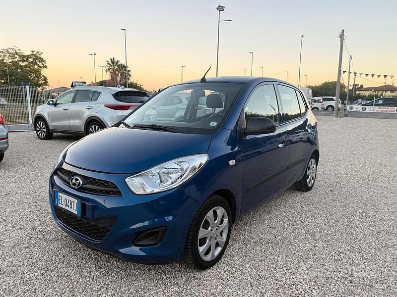 Usata Hyundai i10 Classic 69 CV (50 kW) 2013 Blu Utilitaria