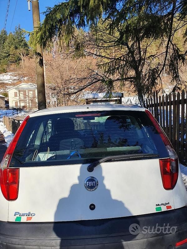 Usata Fiat Punto 57 CV (41 kW) 2005 Bianco Utilitaria