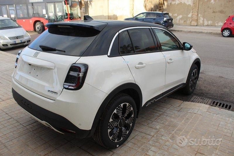 Nuova Fiat 600 La Prima 110 CV (80 kW) 2025 Bianco SUV