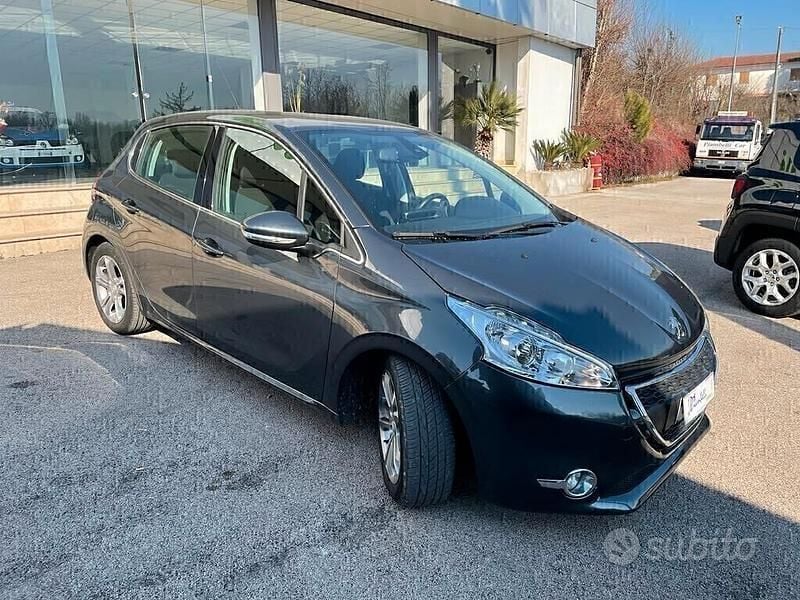 Usata Peugeot 208 Active 92 CV (67 kW) 2013 Nero Utilitaria
