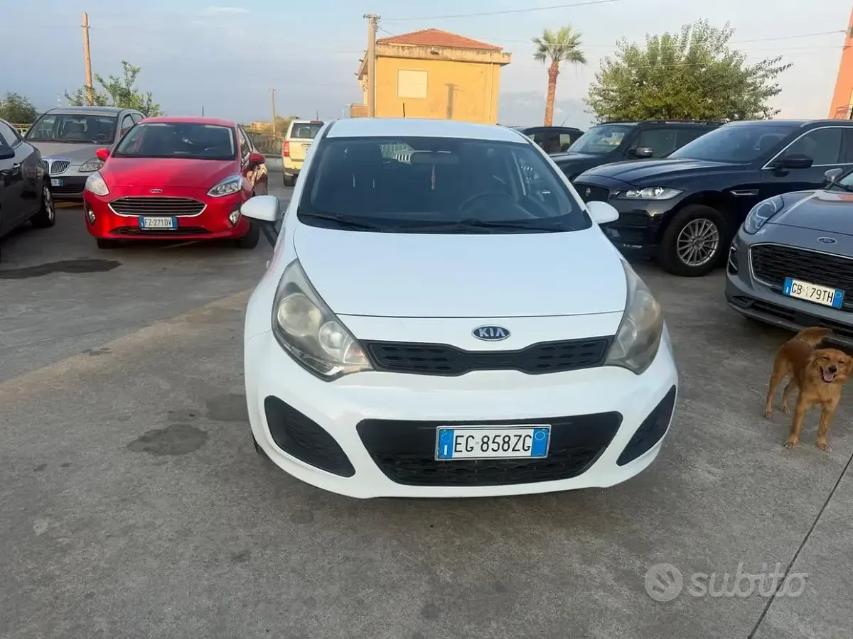 Usata Kia Rio EX 85 CV (62 kW) 2012 Bianco Berlina