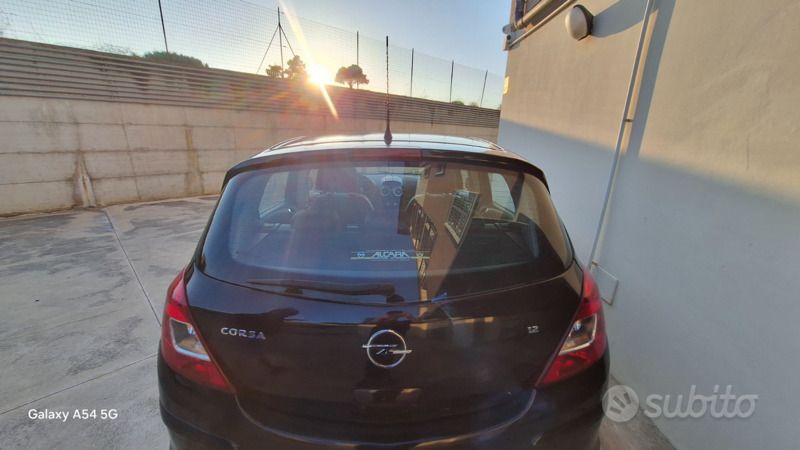 Usata Opel Corsa 65 CV (47 kW) 2008 Nero Utilitaria