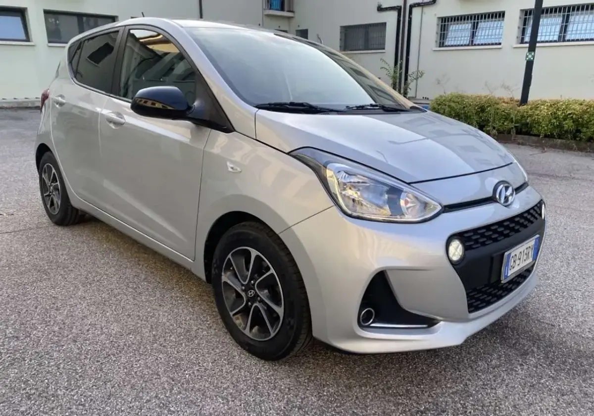 Usata Hyundai i10 67 CV (49 kW) 2020 Grigio Utilitaria