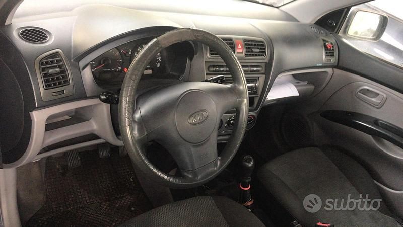 Gebraucht Kia Picanto 61 PS (44 kW) 2005 Blau Kleinwagen