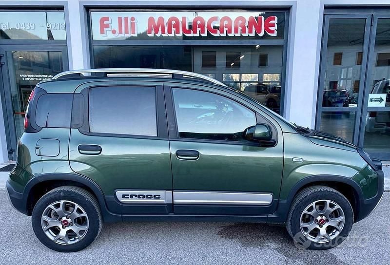 Usata Fiat Panda 4x4 S 90 CV (66 kW) 2015 Verde Utilitaria