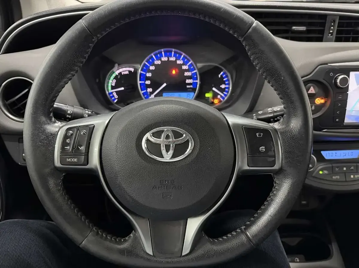 Usata Toyota Yaris Hybrid Active 101 CV (74 kW) 2016 Other Berlina
