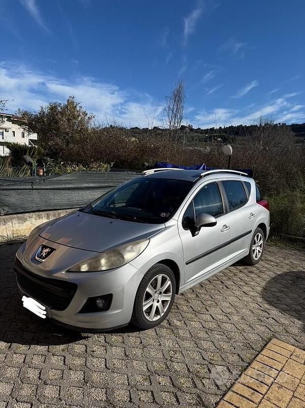 Usata Peugeot 207 93 CV (68 kW) 2010 Grigio Station wagon
