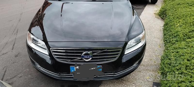 Usata Volvo V70 Summum 181 CV (133 kW) 2015 Nero Station wagon