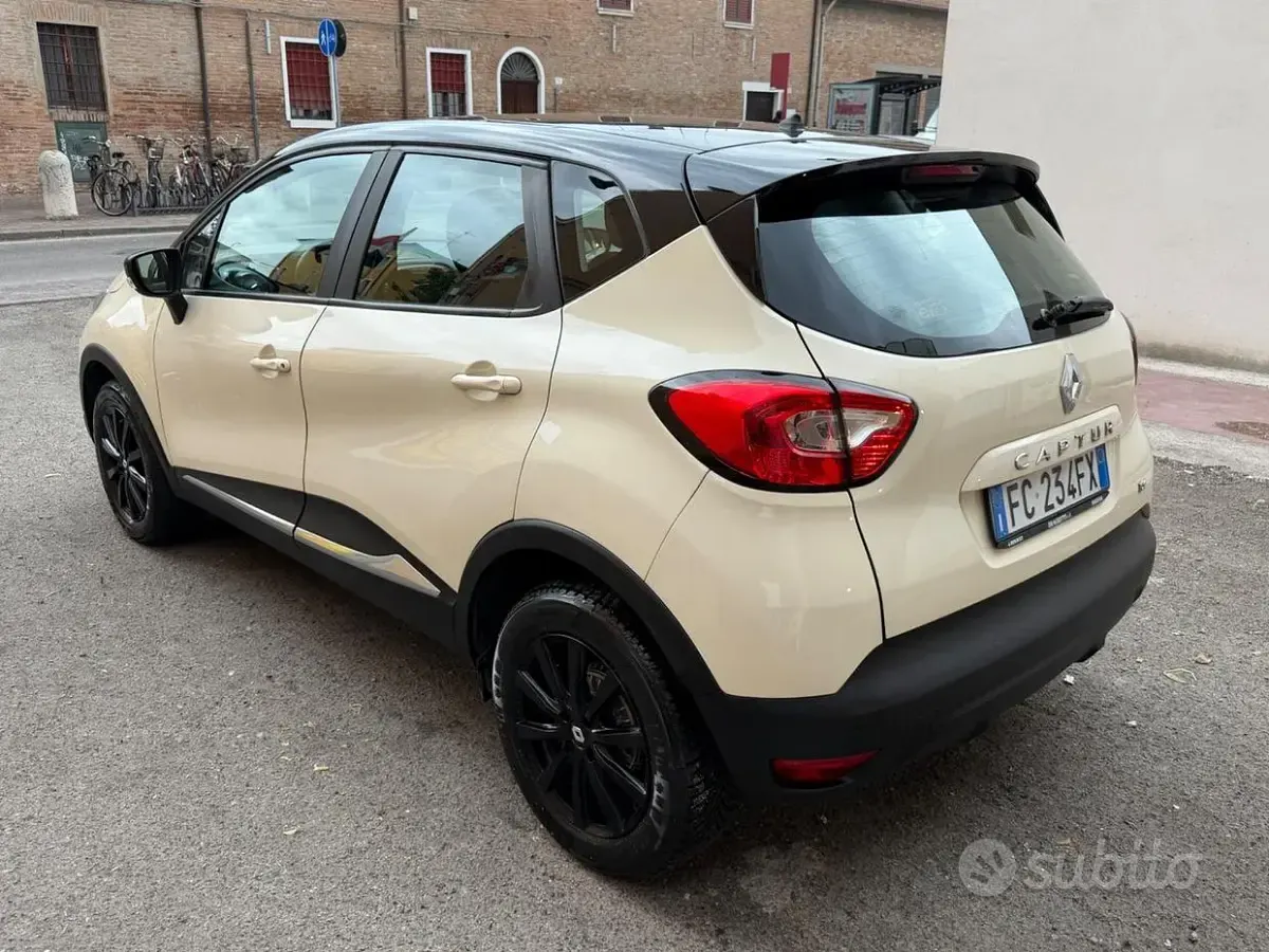Usata Renault Captur Life 90 CV (66 kW) 2016 Beige SUV