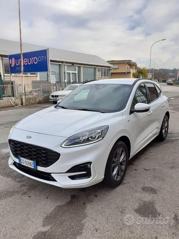Usata Ford Kuga 150 CV (110 kW) 2021 Bianco SUV