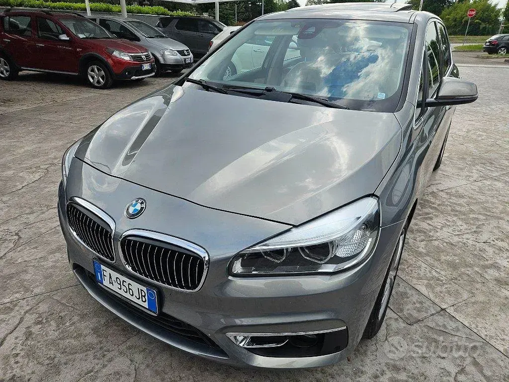 Usata BMW 220 Active Tourer Luxury Line 190 CV (139 kW) 2015 Grigio scuro metallizzato Monovolume