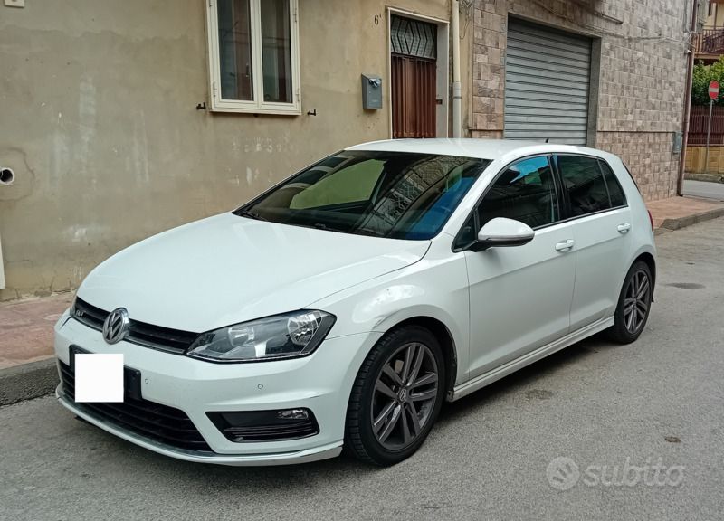 Bianco Usata 2017 VW Golf VII R-line Tre volumi | 14.500 € (Buon prezzo) - Immagine 1/4