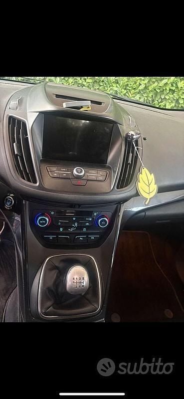 Usata Ford Kuga ST-Line 150 CV (110 kW) 2017 Grigio SUV