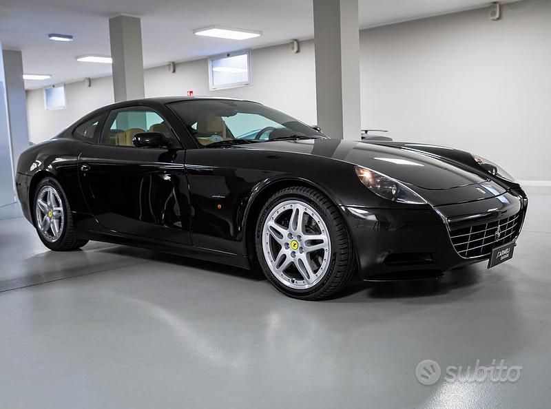 Usata Ferrari 612 540 CV (397 kW) 2005 Nero metallizzato Coupé