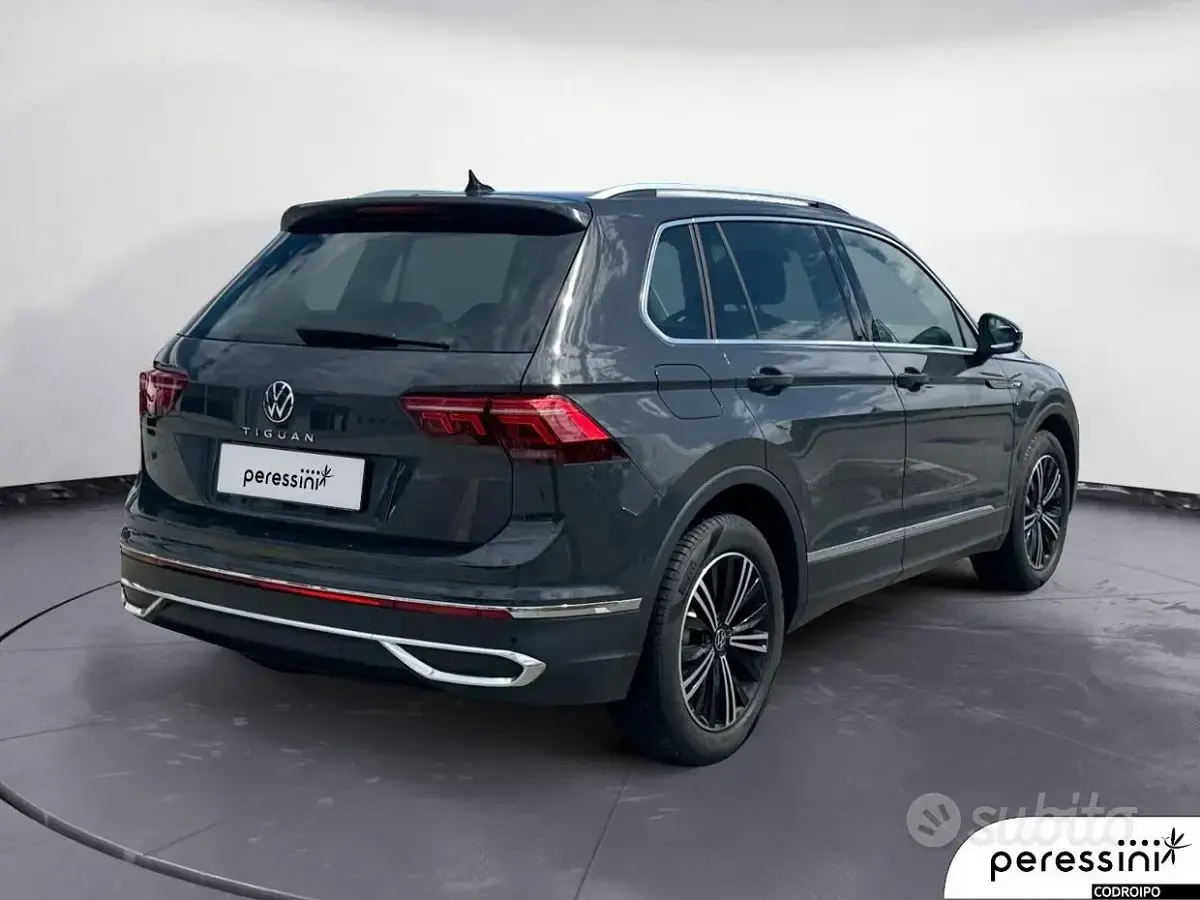 Gebraucht VW Tiguan Elegance 150 PS (110 kW) 2023 Grau SUV