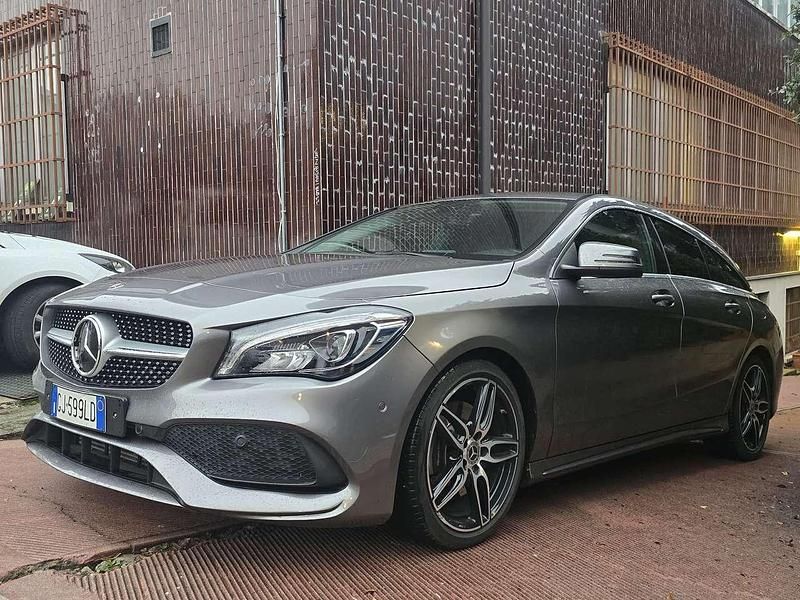 Usata Mercedes CLA220 Shooting Brake Premium 184 CV (135 kW) 2017 Grigio Station wagon