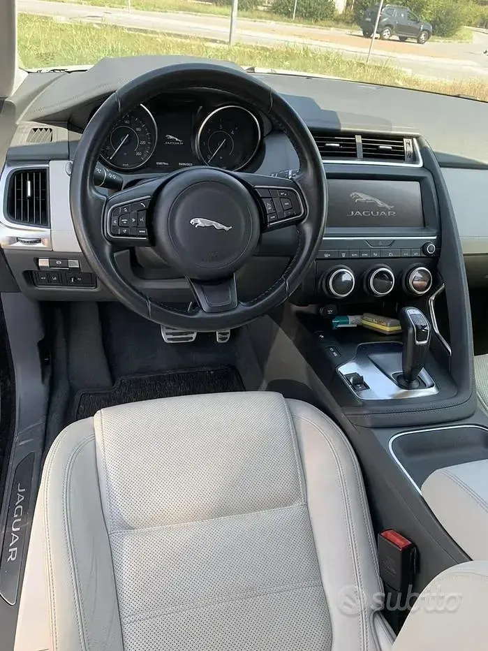 Usata Jaguar E-Pace 200 CV (147 kW) 2018 Bianco SUV