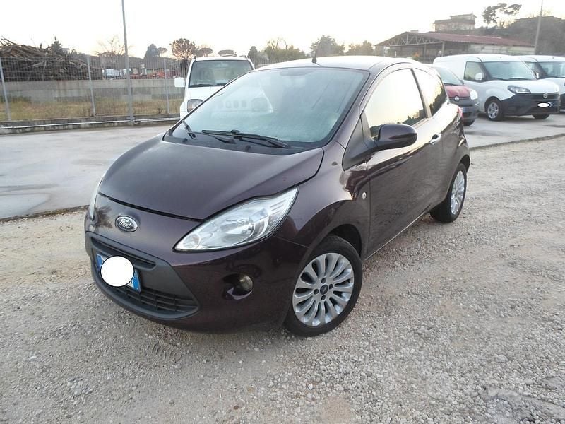 Marrone Usata 2011 Ford Ka Tre volumi | 4900 € (Buon prezzo) - Immagine 1/4