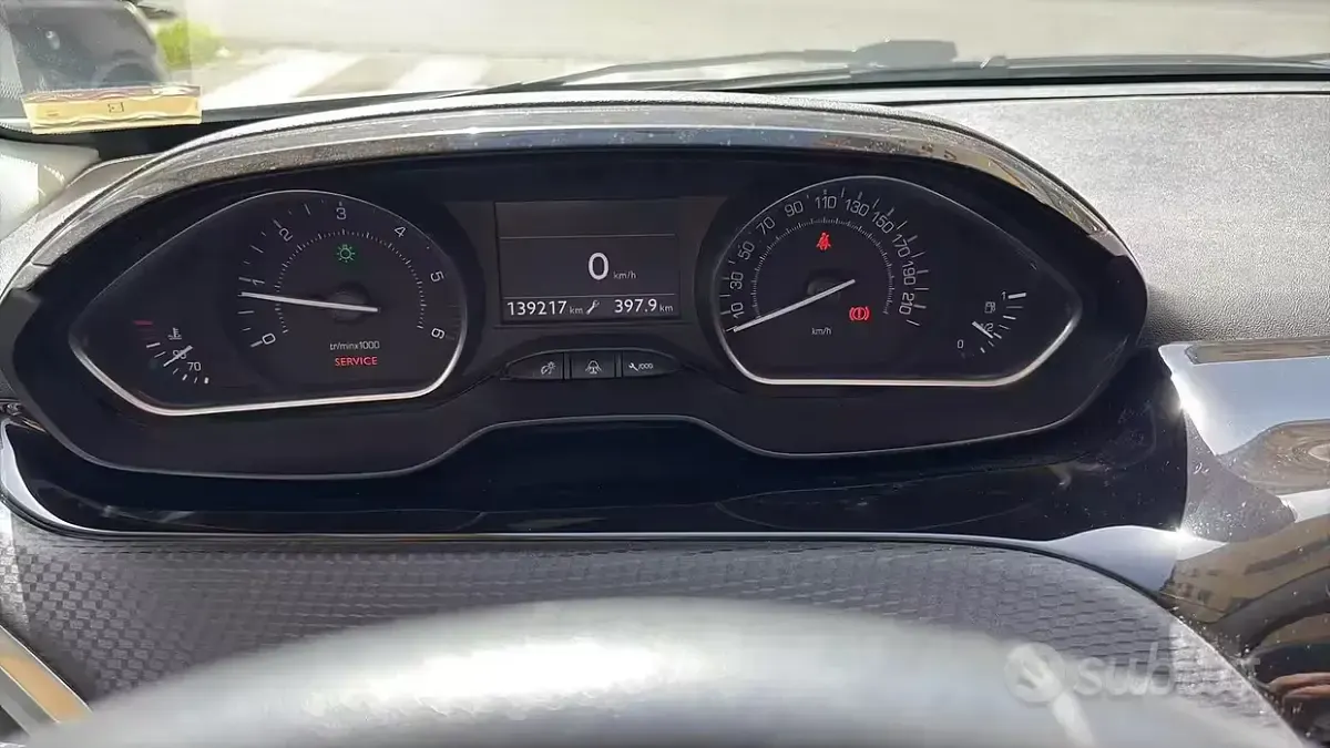Usata Peugeot 208 68 CV (50 kW) 2013 Grigio Utilitaria