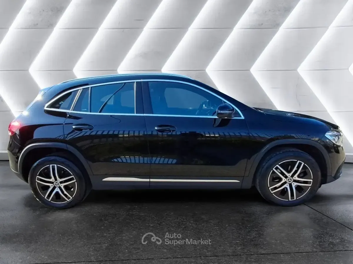Usata Mercedes GLA180 116 CV (85 kW) 2023 Other SUV