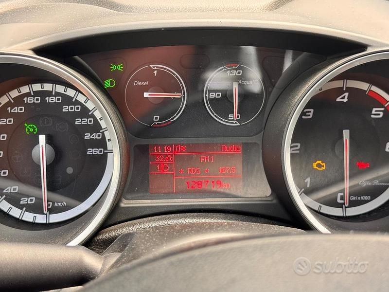 Usata Alfa Romeo Giulietta Exclusive 170 CV (125 kW) 2011 Nero Utilitaria