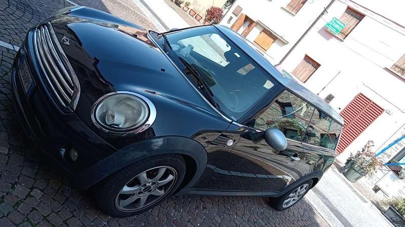 Usata 2009 Mini Cooper D Clubman Station wagon | 3400 € (Buon prezzo) - Immagine 1/4