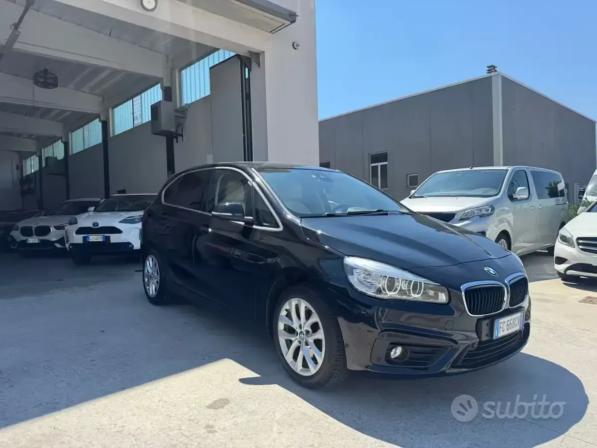 Usata BMW 218 Luxury Line 150 CV (110 kW) 2016 Nero Station wagon