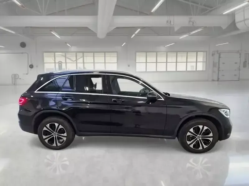 Usata Mercedes GLC300 Business 211 CV (155 kW) 2022 Nero SUV
