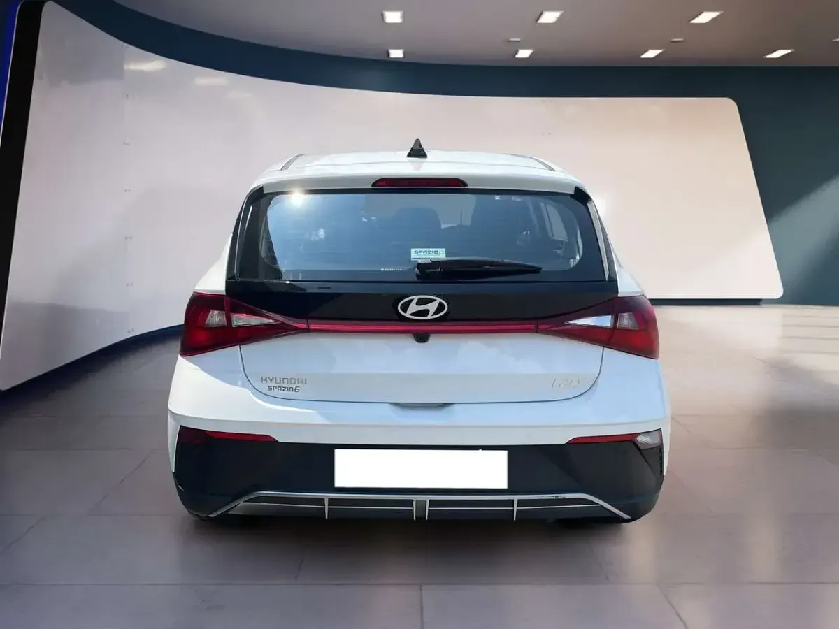 Usata Hyundai i20 84 CV (61 kW) 2023 Bianco Utilitaria