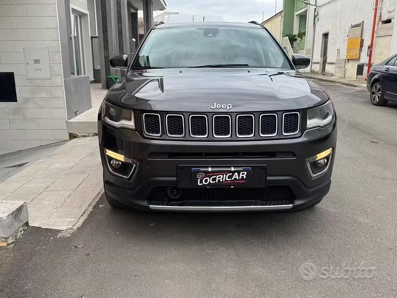 Usata Jeep Compass Limited 140 CV (102 kW) 2018 Grigio SUV