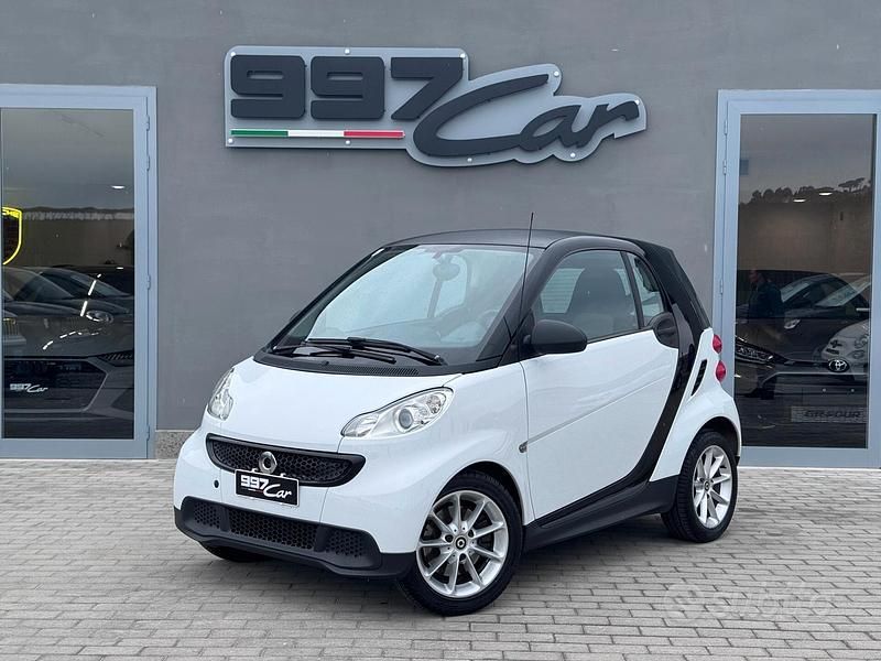 Bianco Usata 2013 Smart ForTwo Coupé Pure Coupé | 6500 € (Buon prezzo) - Immagine 1/4