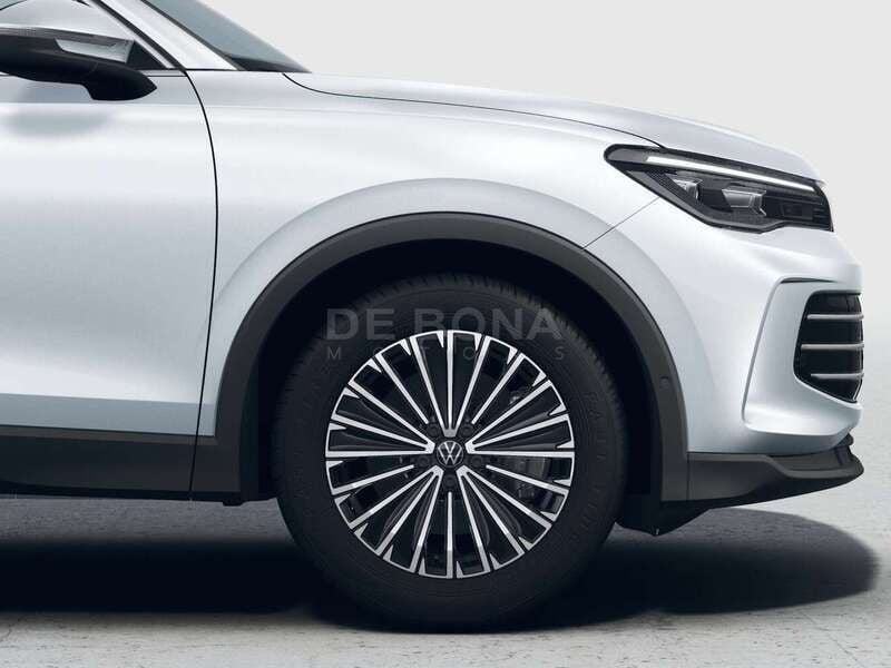 Usata VW Tiguan Elegance 150 CV (110 kW) 2024 Dolomite silver metallizzato SUV