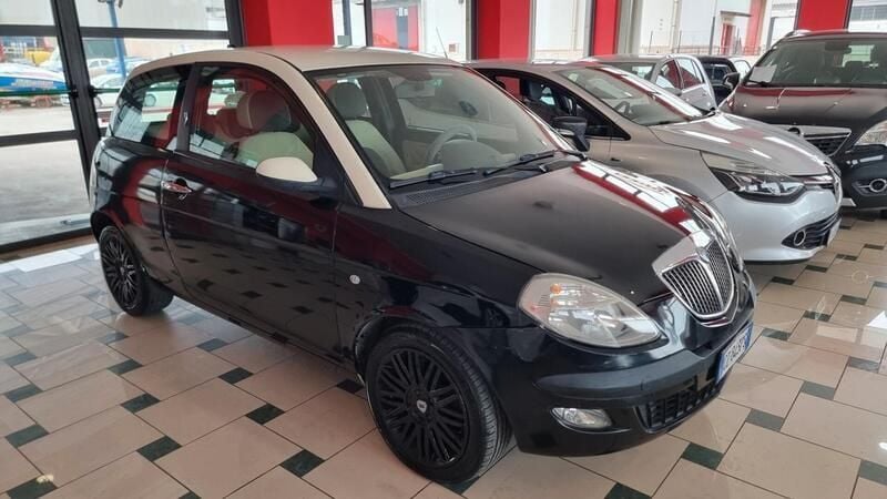 Usata Lancia Ypsilon 69 CV (50 kW) 2006 Beige Utilitaria