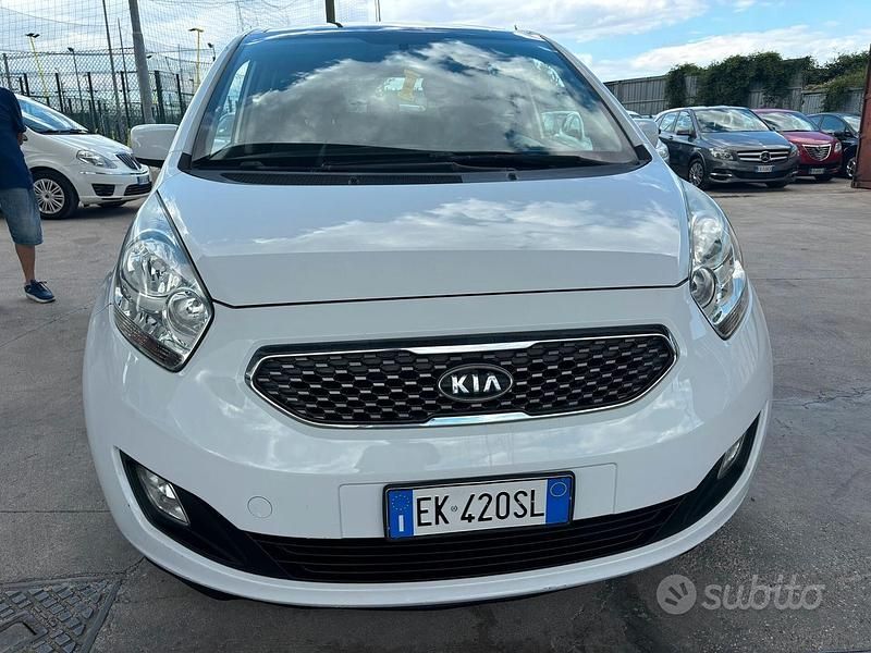 Usata Kia Venga 90 CV (66 kW) 2011 Bianco Utilitaria