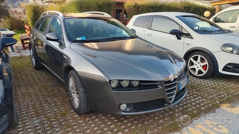 Grigio Usata 2007 Alfa Romeo 159 Station wagon | 2500 € (Cara) - Immagine 1/3